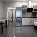 מלון דירות Iris 4*