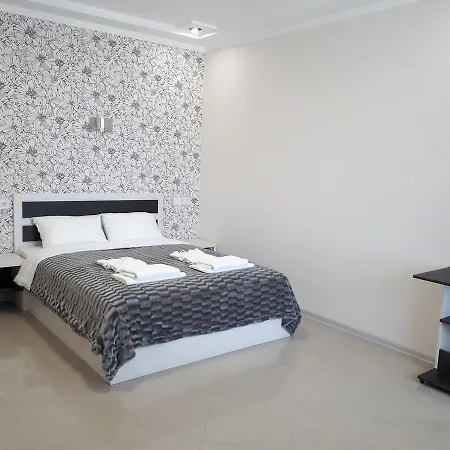 Iris Aparthotel *