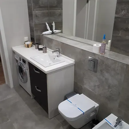 Iris Aparthotel *